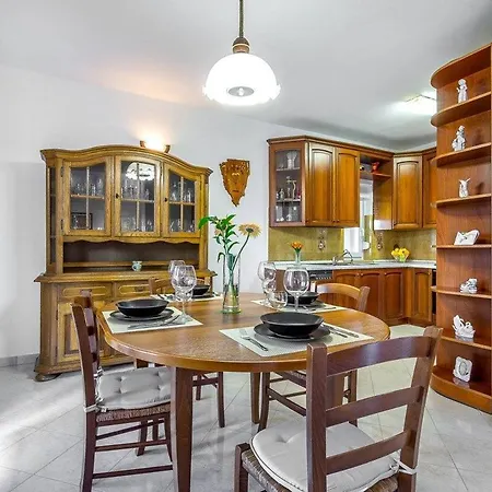 Apartment Hrvoje *